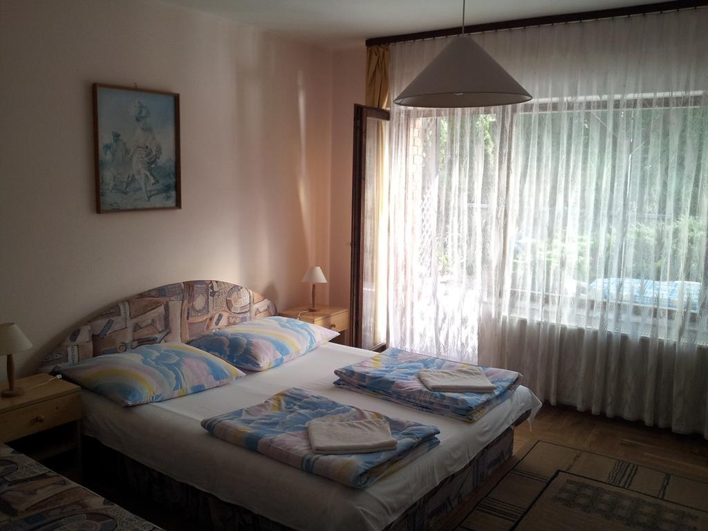 Agi Panzio Obuda Budapest Ruang foto