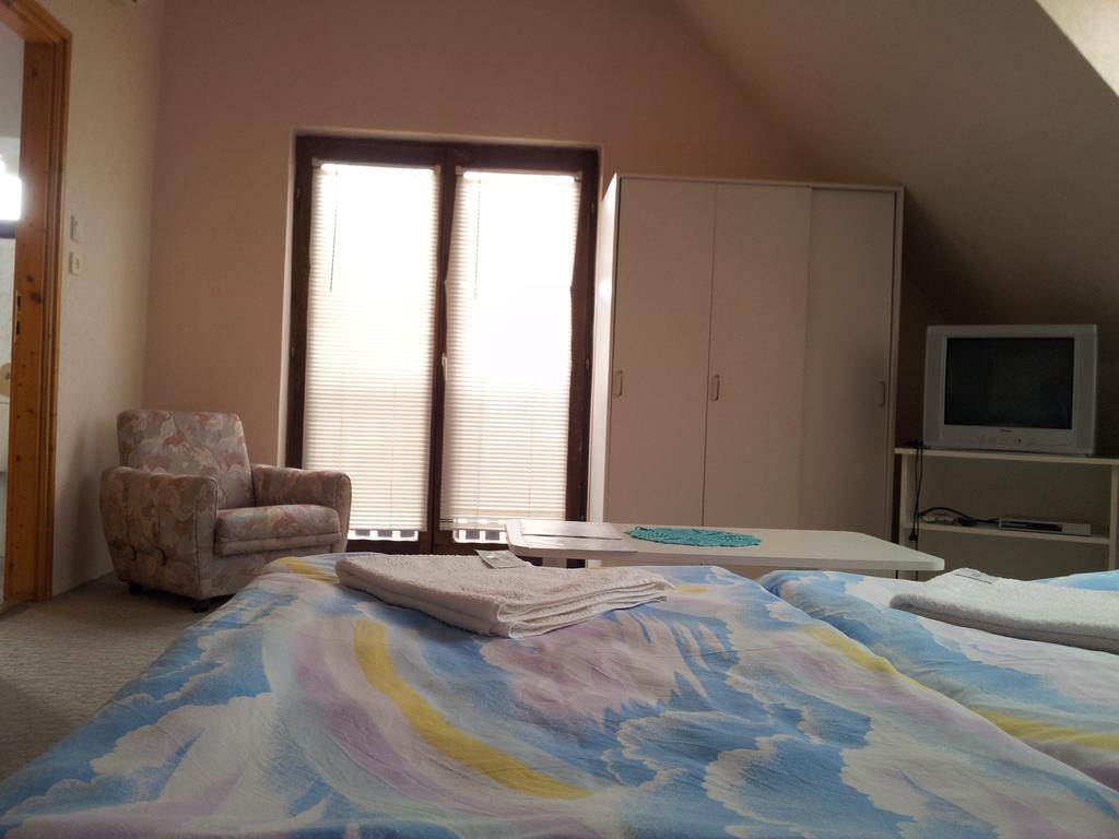 Agi Panzio Obuda Budapest Ruang foto